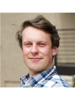 Simon Underhill - RE/MAX Real Estate Group