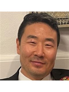 Paul Y. Lee - RE/MAX Real Estate Group