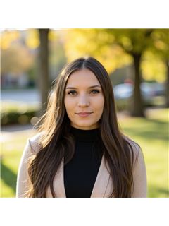 Karla Barlow - RE/MAX Associates