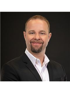 Joshua Landers - RE/MAX Nexus