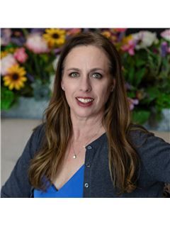 Broker/Owner - Erica E. Hageman - RE/MAX Momentum