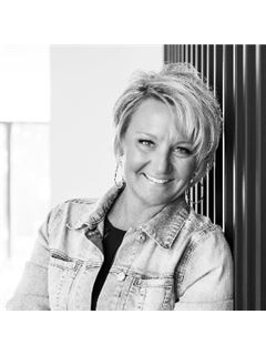 Christine Smith - RE/MAX Momentum