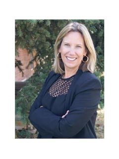 LeeAnne Hazzard - RE/MAX Nexus