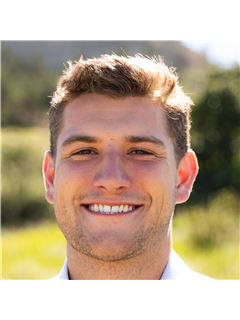 Jake Wade - RE/MAX Real Estate Group