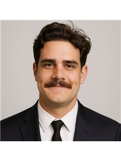 Cade Chapman - RE/MAX Associates