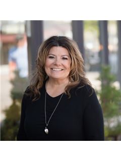 Aģents - Valerie Skorka Westmark - RE/MAX Alliance