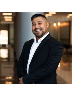 Sesar Flores - RE/MAX Professionals