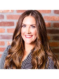 Janelle Hanson - RE/MAX Associates
