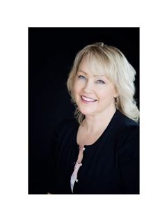 Kelly Haaland - RE/MAX Legacy Realty