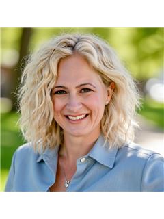 Associate - Jen Routon - RE/MAX Alliance