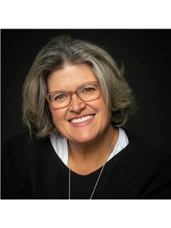 Karina Jansen - RE/MAX Momentum