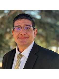 Matthew Machacek - RE/MAX Momentum