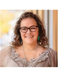 Patti Dallarosa - RE/MAX Nexus