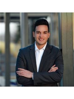 Alfredo Salcedo - RE/MAX Leaders