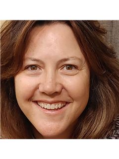 Jenny Cosco-StandingBear - RE/MAX Real Estate Group