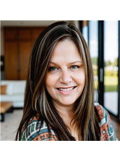 Pamela Higgins-De Jong - RE/MAX Real Estate Group