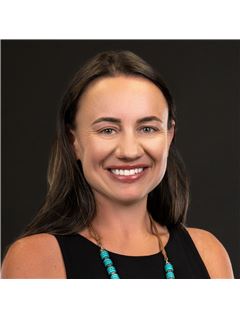 Kelly Knight - RE/MAX Nexus