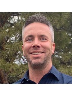 Kelly McLendon - RE/MAX Leaders