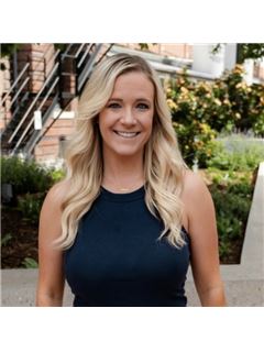 Lauren Creadick - RE/MAX Professionals