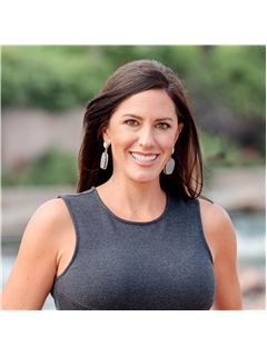 Carrie Terrones - RE/MAX Professionals