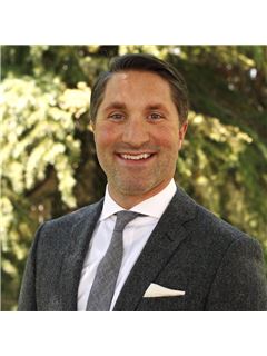 Austin Bell - RE/MAX Associates