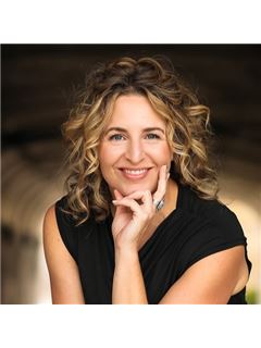 Beth Maloney - RE/MAX Properties