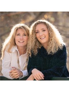 Dianna Doyle - RE/MAX Real Estate Group