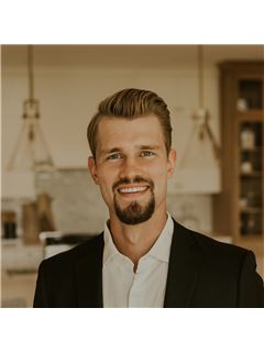Austin Wohlenhaus - RE/MAX Advantage Plus