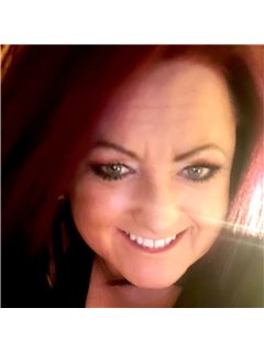 Candee Grussendorf - RE/MAX Results