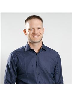 Joseph Simones - RE/MAX Results