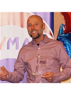 Mike Vizenor - RE/MAX Professionals