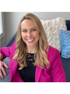 Cayla Schluter - RE/MAX Results