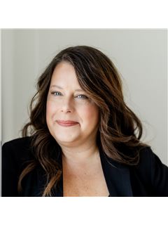 Laura Hatch - RE/MAX Realty Associates