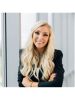 Kassie Hobbs - RE/MAX Realty Associates