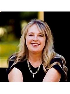Melissa Schwalenberg - RE/MAX Alliance