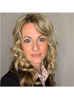 Krystal Sondag - RE/MAX Traders Unlimited
