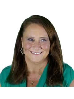 Debbie Emanuels - RE/MAX Traders Unlimited