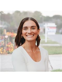 Kayla Stewart - RE/MAX Traders Unlimited