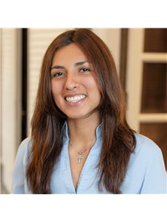 Aaryanna Zapata - RE/MAX Realty Associates