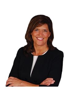 Jackie Hoerr - RE/MAX Traders Unlimited
