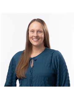 Jennifer Bartkowski - RE/MAX Crossroads Properties