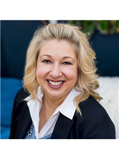 Stephanie Starkey - RE/MAX Showcase