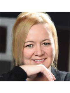 Shannon C. Burrelli - RE/MAX Above & Beyond