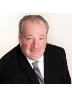 Associate - Blair Young - RE/MAX Showcase