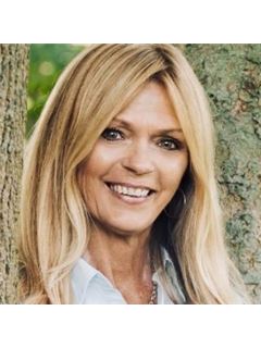 Terri Grove - RE/MAX Showcase