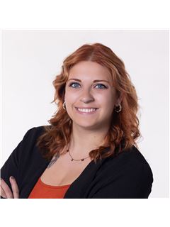 Samantha Shultz - RE/MAX Crossroads Properties