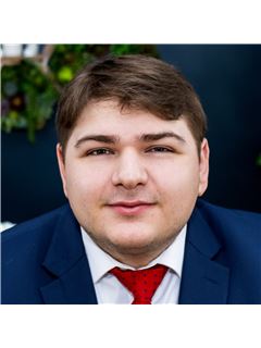 Ian Waligura - RE/MAX Showcase