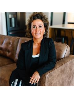 Mendee Burnside - RE/MAX Crossroads Properties