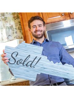 Cameron Carbone - RE/MAX Platinum