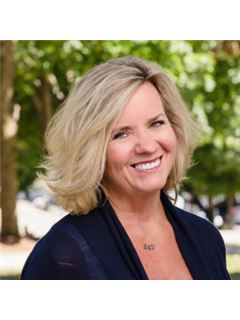Ellen Connelly - RE/MAX Real Estate Center